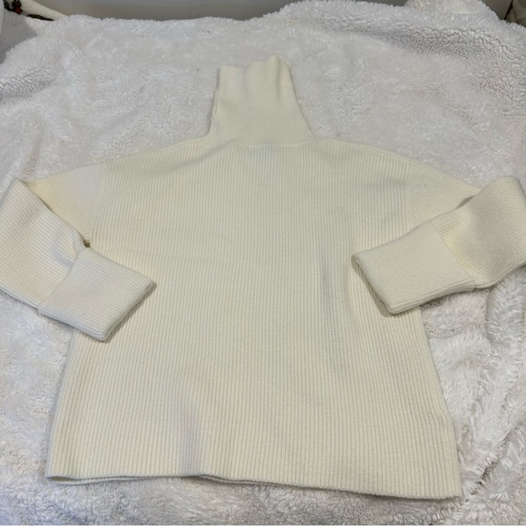 Ann‎ Taylor Women Turtleneck Sweater in Cream Size MP - Picture 1 of 4